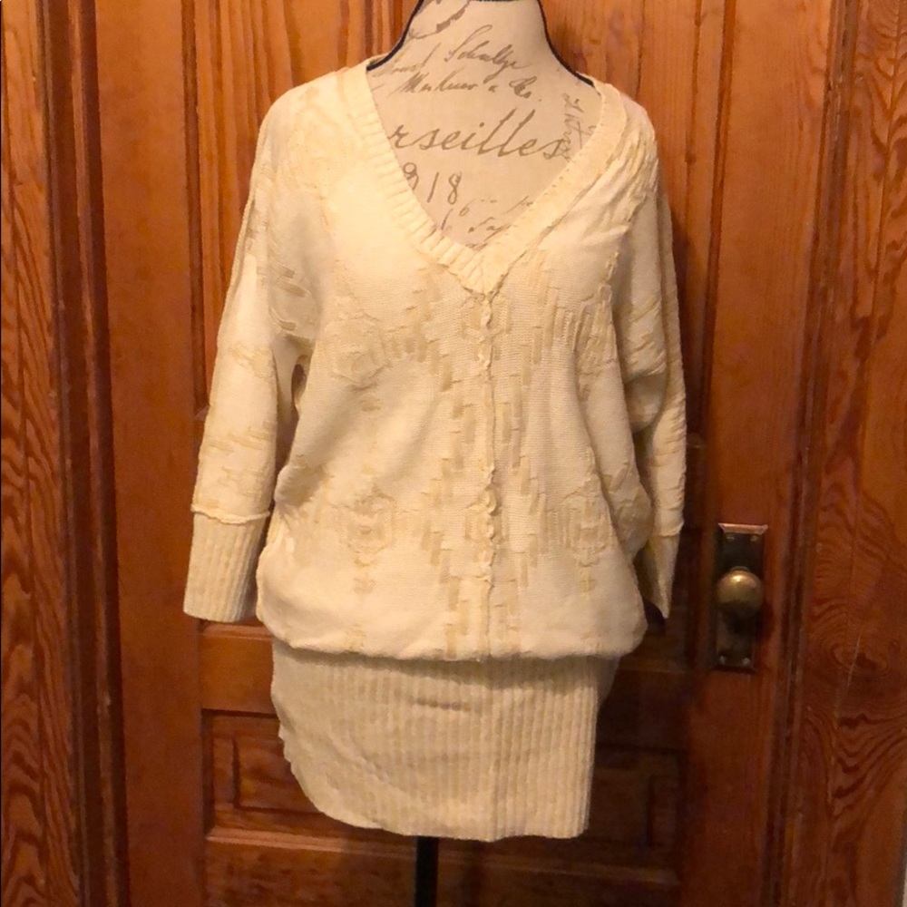Roxy sweater size L